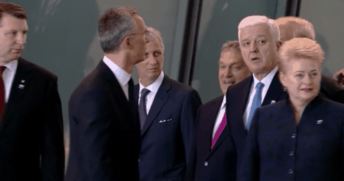 7DA2E34BC400DF2A87748EFB9564371D4B69B111_size2860_w490_h258.gif