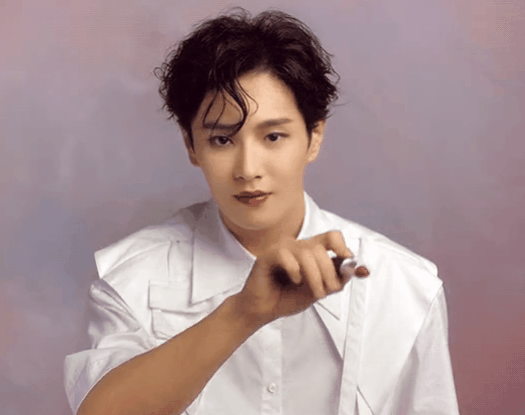 8c5d1a152955qizNwHLP.gif