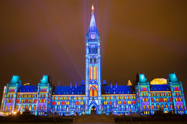 Sound-and-Light-Show-on-Parliament-Hill-Northern-Lights-1.jpg
