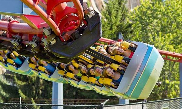 Canada's Wonderland 奇幻乐园 闪购！购2024年季票送今年季票，续费送秋季Fast Lane Plus+亲友单日门票！