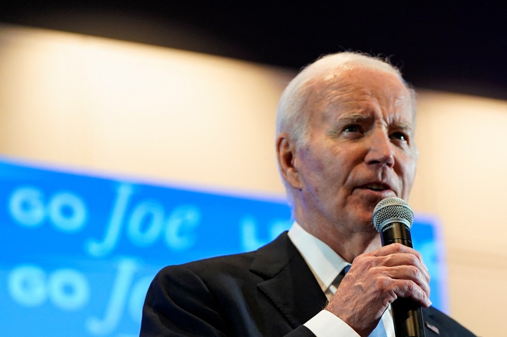 2024-06-28T032635Z_678982435_RC23K8AOENE5_RTRMADP_3_USA-ELECTION-DEBATE-WATCH-PARTIES.jpg