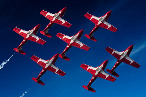 AGO_2024_social_performers_RCAF_Snowbirds_Peter_Handley_LR.jpg
