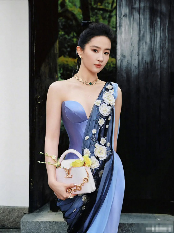 7ECE8FAD2925E50222D80FF0B4457F6AFCFBC7E1_size4722_w5350_h7143.jpg