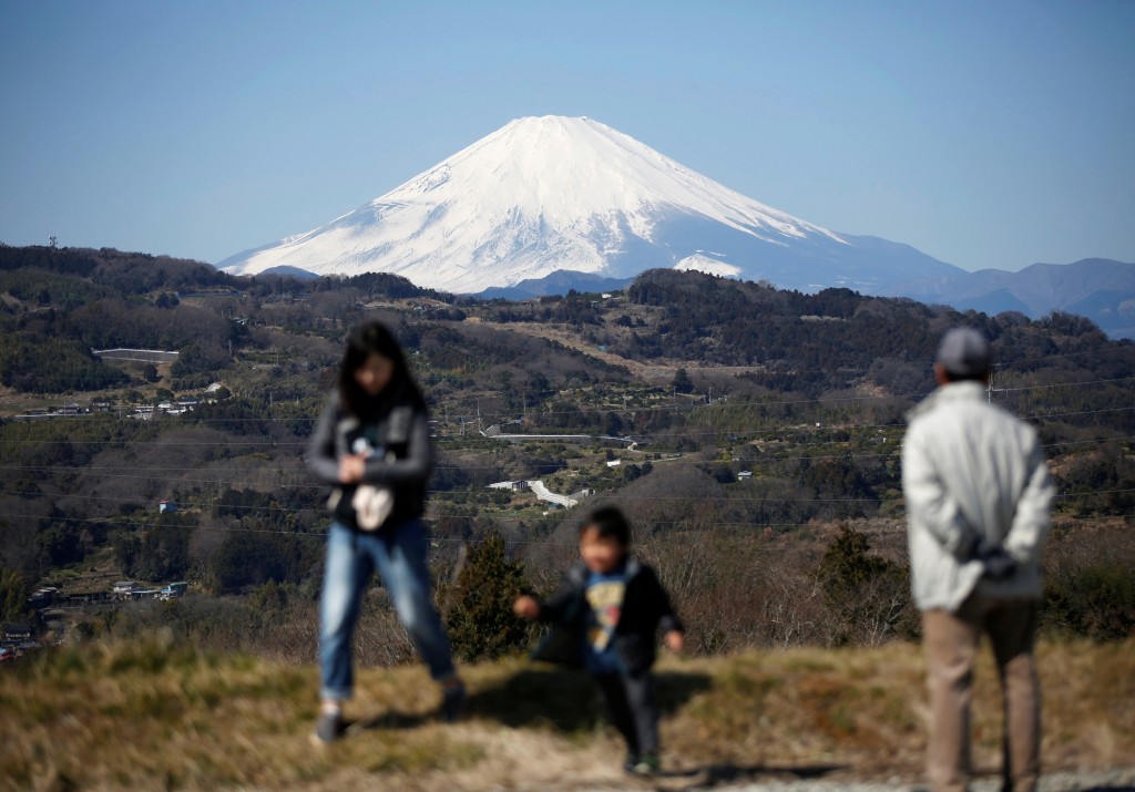 2024-07-19T033623Z_1605093645_RC22Y8A1BGJ6_RTRMADP_3_JAPAN-ECONOMY-TOURISM_1_.jpg