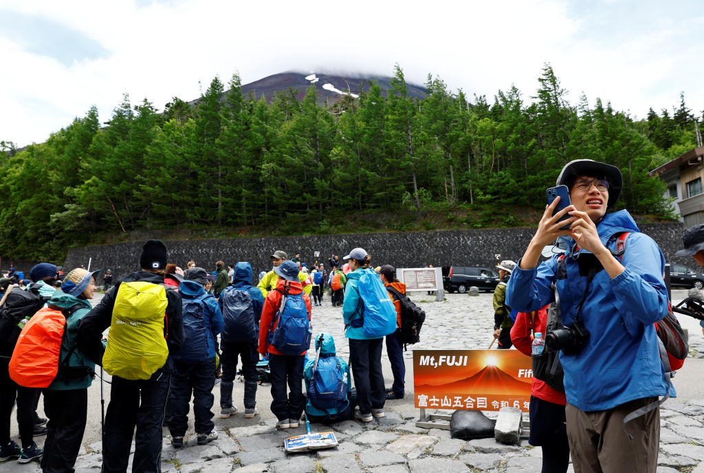 2024-07-01T040227Z_1403866725_RC22M8AGNRL0_RTRMADP_3_JAPAN-MOUNTFUJI.jpg