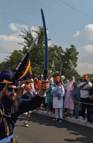 68b45a2a98211.gif
