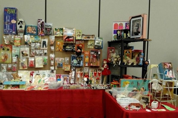 Ottawa-Dolls-Toys-Teddies-and-Miniatures-Show-855x570.jpg