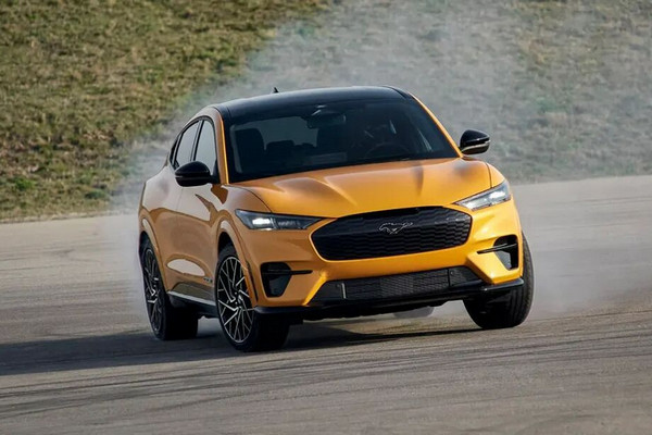 1762207808183532.jpeg 6906163348485_1080.jpeg