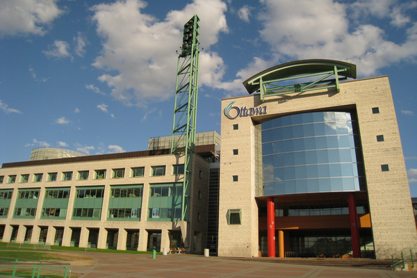 Ottawa_City_Hall_Hotel_de_ville_d'Ottawa.jpg
