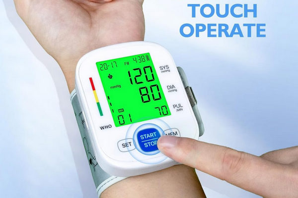 缩略图 | 【亚马逊官网】家用腕式血压计：特价29.99，配备最新高科技芯片！