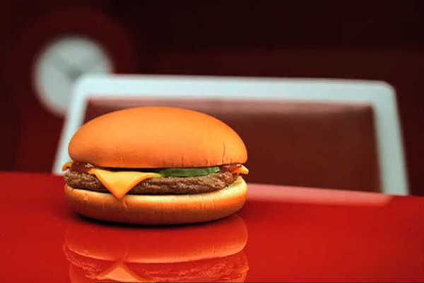 缩略图 | 麦当劳全加拿大境内免费送汉堡啦！仅限这一天！
