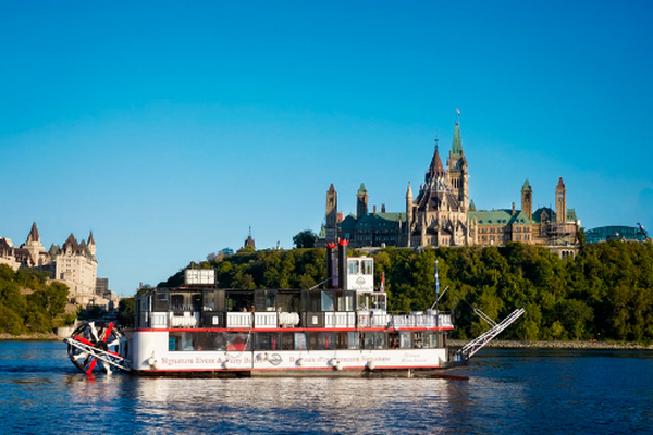 缩略图 | 2024年加拿大国庆烟花船上派对：登上皇后游船，穿越渥太华河，欣赏灿烂烟花，体验夏日日落！