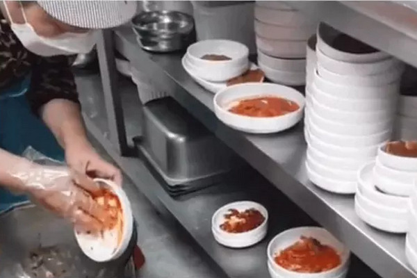 缩略图 | 恶心！韩餐馆后厨被曝惊人操作！加拿大华人提醒：千万别吃！