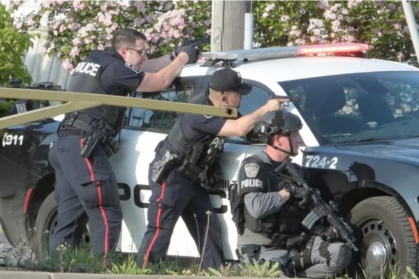 缩略图 | 加拿大房东挥刀驱赶租客，他枪杀情侣租客遭击毙！
