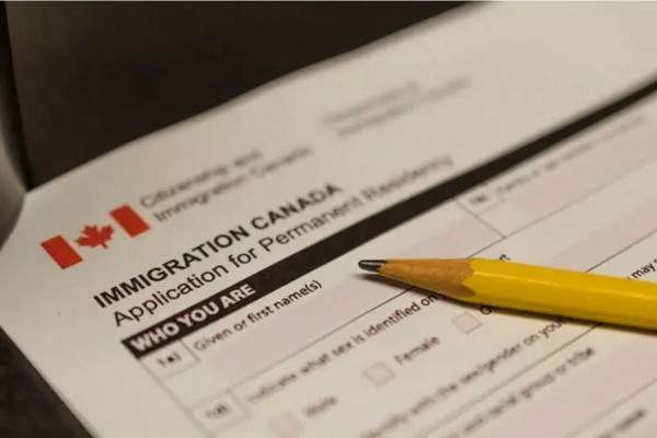 缩略图 | 越来越多加拿大人认为需要减少移民数量！