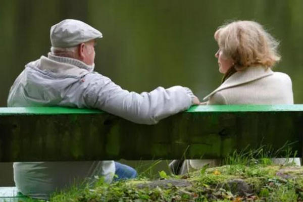 缩略图 | 加拿大老人退休新常态，没有孙子女膝下承欢！