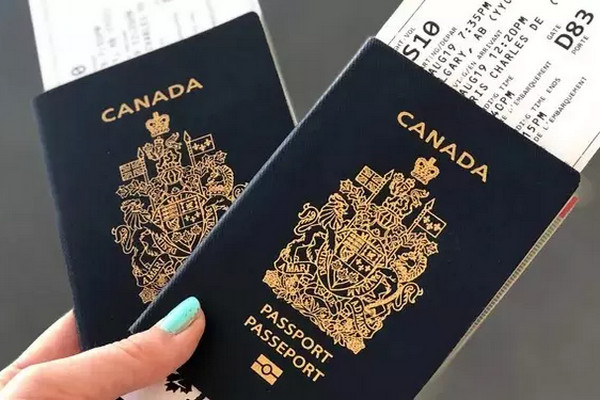 缩略图 | 护照全球排名：加拿大多年来首次超越美国！