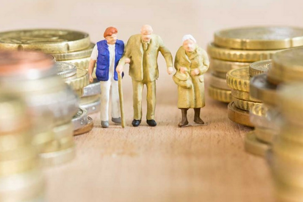 缩略图 | 加拿大无良基金销售顾问开假账户，挪用两位年逾八旬老人客户35万加元！