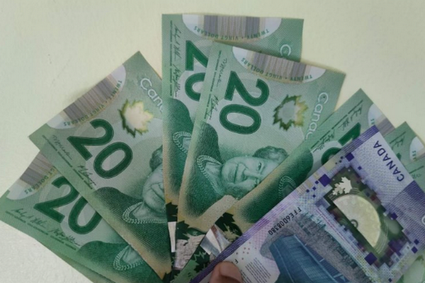 缩略图 | 加币汇率暴涨！加拿大央行泼冷水：降息希望破灭了