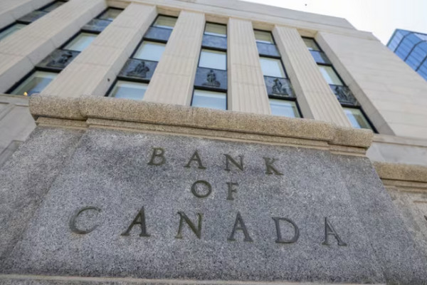 缩略图 | 加拿大央行再次将基准利率下调25个基点，降息至 4.50%！