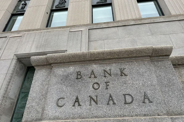 缩略图 | 加拿大央行宣布裁员10%，半年内完成！