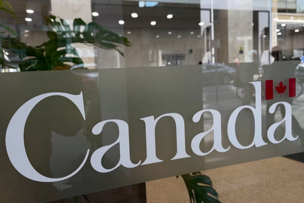 缩略图 | 裁员在即！加拿大多个联邦部门1月发信，6万人已收到提前退休通知！