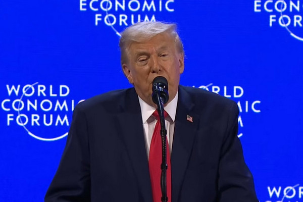 缩略图 | 特朗普公开点名卡尼："加拿大靠美国生存，记住这一点"！