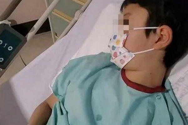 缩略图 | 加拿大华人妈妈哭晕：9岁儿子被误诊！