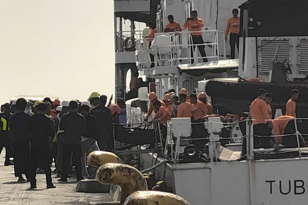 缩略图 | 菲律宾客船倾覆事故幸存者：没收到任何预警信号