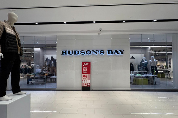 缩略图 | 震惊加拿大！温哥华华人首富刘伟红拟收购Hudson's Bay公司！