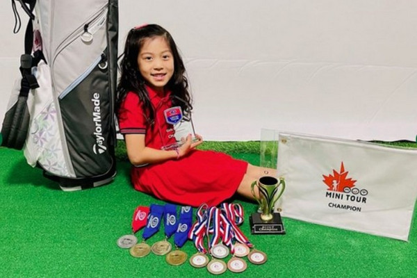 缩略图 | 赞！7岁华裔女孩获加拿大高尔夫球冠军！