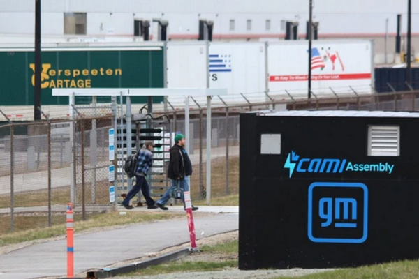 缩略图 | 崩塌！全国第一电动车工厂官宣停产，上千人失业！