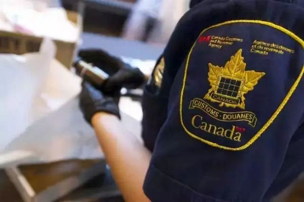 缩略图 | 留学生带大白兔奶糖入境，加拿大海关将其列入黑名单？