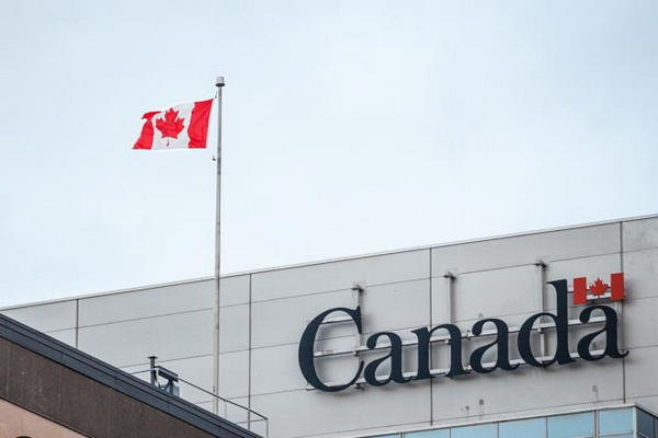 缩略图 | 历史首次！加拿大移民部定向邀请“技术移民”！3300人拿卡！