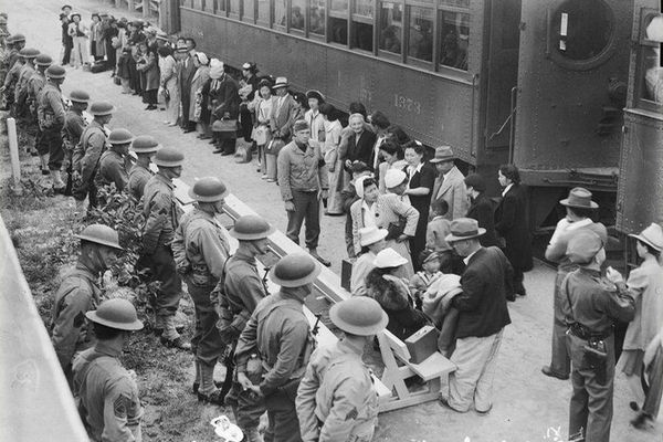 缩略图 | 发人深省的老照片：日裔美国人遭强制迁入集中营