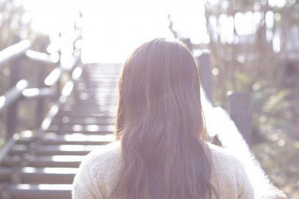缩略图 | 禽兽父亲从小学侵犯女儿到高中，狡辩：为了鼓励她
