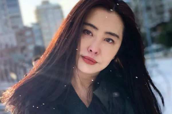 缩略图 | 不工作不结婚，53岁王祖贤的快乐你不懂