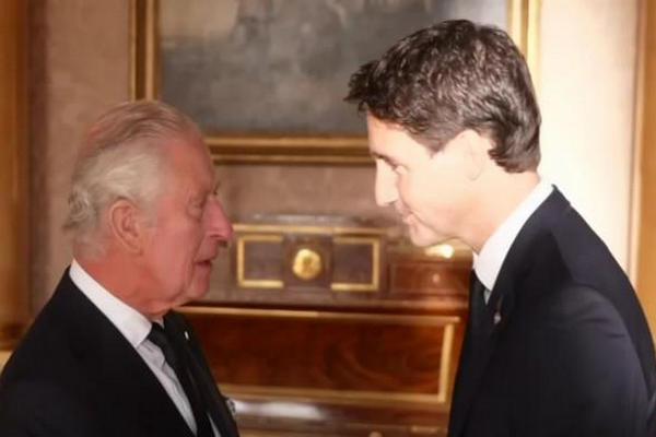 缩略图 | 加拿大总理杜鲁多抵英与查尔斯会面：代表加拿大效忠新国王