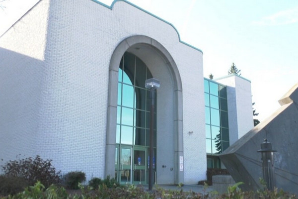 缩略图 | 恐怖！加拿大女子朝10岁邻居男孩泼滚烫开水，被判坐牢！