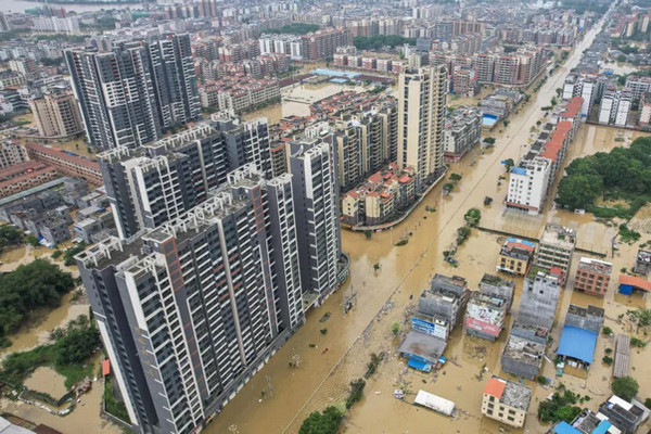 缩略图 | 广东暴雨洪灾至少4人死亡，10人失踪！