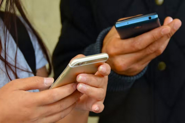 缩略图 | 小心诈骗！大批加拿大人收到"面包赔偿金"短信：填完表格就能领钱！