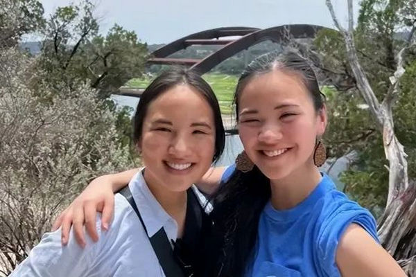 缩略图 | 中国女孩被美国人领养，19年后竟在美国找到亲姐姐！
