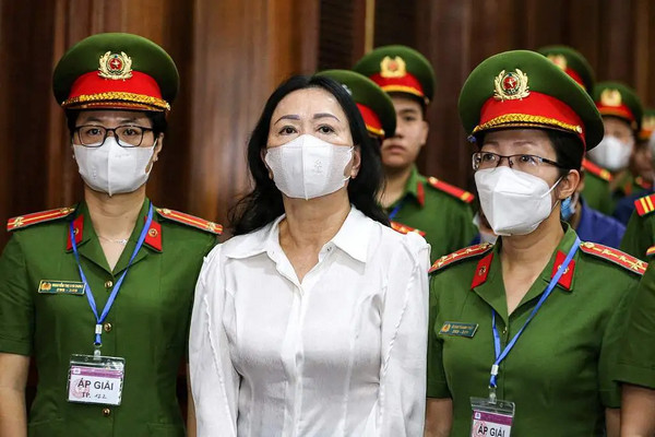 缩略图 | 越南女首富涉巨额贪腐出庭受审，恐面临死刑！
