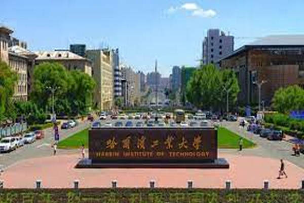 缩略图 | 中国工程师遭美拒签：一看我这所大学毕业，就说我是间谍