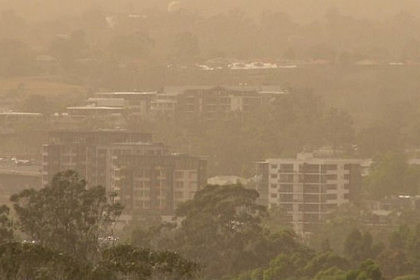 缩略图 | 沙尘暴来袭！悉尼将被淹没，待在室外或呼吸困难