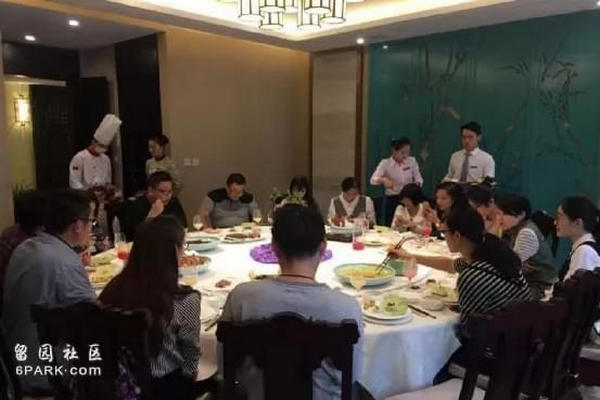 缩略图 | 曹德旺饭局私照流出：你以为的人脉，都是假的