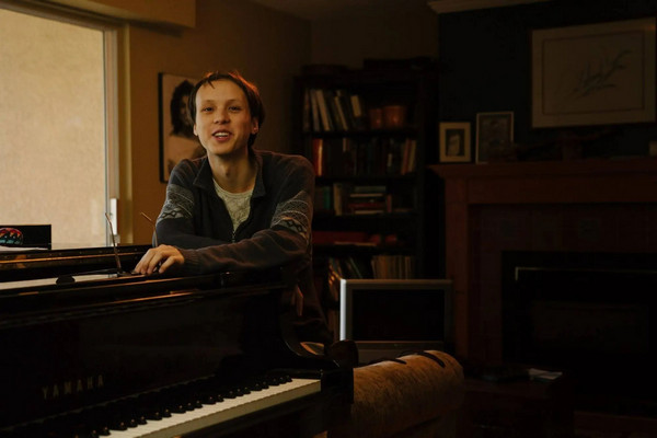 缩略图 | 悲剧！加拿大华裔参议员之子离奇身亡，母亲怒告医院疏忽！