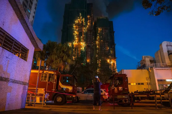 缩略图 | 香港大埔发生五级火警，至少造成14人死亡，16人受伤！