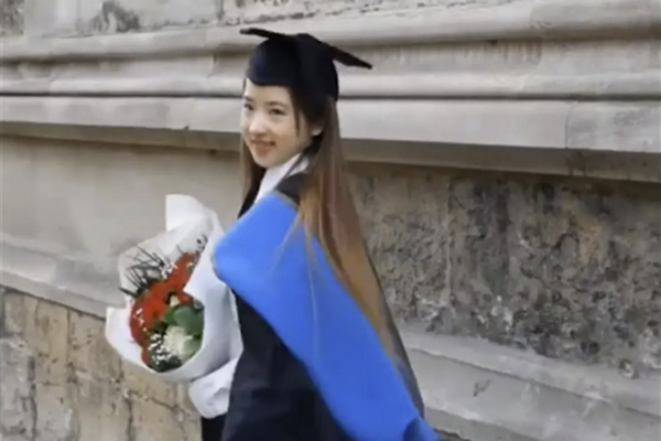 缩略图 | 一年之后，牛津数学女博士回应“学术媛”标签网暴！