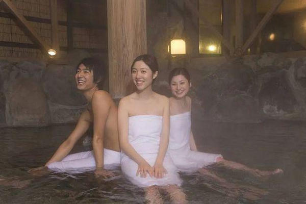 缩略图 | 文化冷知识：日本人为何痴迷男女混浴？